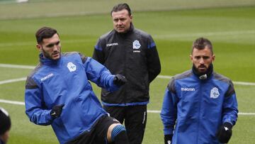 Crist&oacute;bal ensay&oacute; once con Lucas P&eacute;rez como &uacute;nico delantero y &Ccedil;olak de medipunta.