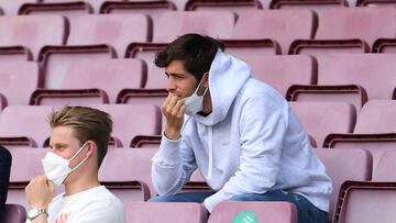Sergi Roberto, en la grada en el partido ante el Celta.