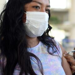 CDMX aplicará vacuna AstraZeneca a jóvenes ante gran demanda