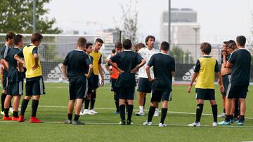 Empieza la era del Ra¨²l entrenador: ya dirige al Cadete B