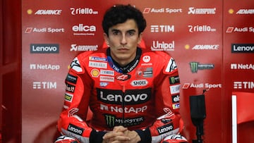 Marc Márquez, en el box de Ducati.