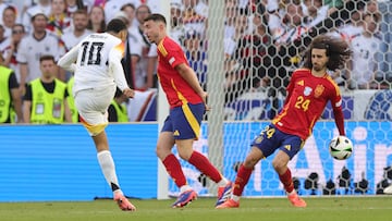 STUTTGART, GERMANY - JULY 5: Hand play by Cucurella of Spain after Jamal Musiala's shot is not penalized by VAR during the UEFA EURO 2024 quarter-final match between Spain and Germany at Stuttgart Arena on July 5, 2024 in Stuttgart, Germany. (Photo by Ralf Ibing - firo sportphoto/Getty Images) SELECCION ESPAÑOLA ESPAÑA - ALEMANIA MANO
PUBLICADA 24/09/24 NA MA17 3COL