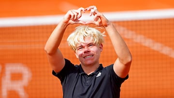 Lo comparan con Marcelo Ríos y sorprende al mundo: primer triunfo en el circuito ATP con 17 años