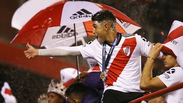 Soccer Football - Recopa Sudamericana - Second Leg - River Plate v Athletico Paranaense - Antonio Vespucio Liberti Stadium, Buenos Aires, Argentina - May 30, 2019 River Plate's Exequiel Palacios celebrates on an open-top bus after winning the Recopa REUTERS/Agustin Marcarian