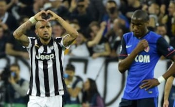 Arturo Vidal marca de penalti para la Juventus