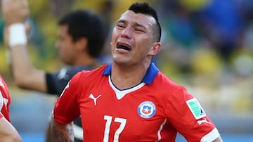 El Mundial 2014 dejó a varios jugadores destrozados, siendo el mediocampista chileno uno de ellos, tras perder en los Octavos de Final contra el anfitrión.