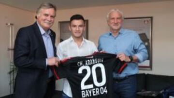 Aránguiz firmó en Leverkusen: "Comienzo un gran reto"
