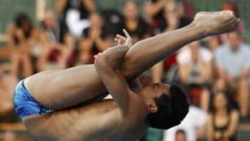 Javier Illana pierde la medalla en los dos últimos saltos