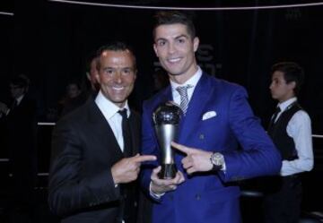 Jorge Mendes con el premiado Cristiano Ronaldo. 