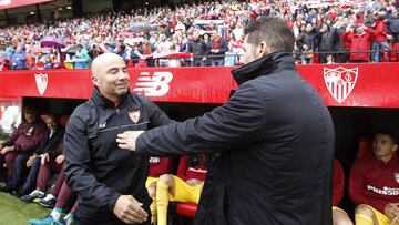 Saludo entre Sampaoli y Simeone en el Pizju&aacute;n. 