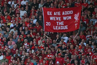 Los Reds celebran el título número 20 de liga tras golear al Tottenham 5-1 en el estadio de Anfield.