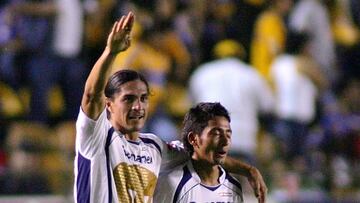 SOCCER/FUTBOL

TORNEO APERTURA 2008

WEEK 8/SEMANA 8

TIGRES VS PUMAS

MEXSPORT DIGITAL IMAGE

13 September 2008:  Action photo of Francisco Palencia (L) of Pumas, during week 8 game of the Torneo de Apertura 2008./Foto de accion de Francisco Palencia (I) de Pumas, durante juego de la semana 8 del Torneo de Apertura 2008. MEXSPORT/EDGAR QUINTANA