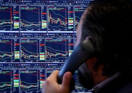 El nuevo régimen de aranceles de Trump provocó el desplome de las bolsas de valores a nivel global. Descubre cómo te puede afectar, aunque no inviertas.