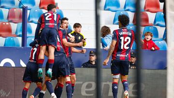 Álex Muñoz corta la agonía