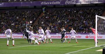 1-3. Karim Benzema marcó el tercer tanto.