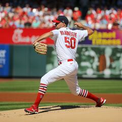 Wainwright returns for 19th and final season with Cardinals