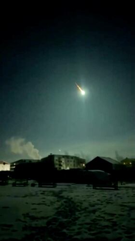 An asteroid lights up the sky in Lensk, Sakha Republic, Russia, December 4, 2024, in this screengrab obtained from a handout video. Sakha Republic Ministry Of Internal Affairs/via REUTERS THIS IMAGE HAS BEEN SUPPLIED BY A THIRD PARTY. MANDATORY CREDIT. NO RESALES. NO ARCHIVES.