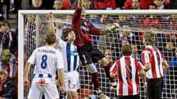<b>POR LOS AIRES. </b>El Athletic quiere que la victoria de Copa ante el Recre le de alas en su intento de derrotar al Villarreal.