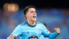 VIGO, SPAIN - FEBRUARY 21:  Franco Cervi of Celta de Vigo celebrates after scoring their side's first goal during the La Liga Santander match between RC Celta de Vigo and Levante UD at Abanca Balaidos Stadium on February 21, 2022 in Vigo, Spain. (Photo by Jose Manuel Alvarez/Quality Sport Images/Getty Images)