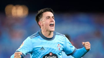 VIGO, SPAIN - FEBRUARY 21: Franco Cervi of Celta de Vigo celebrates after scoring their side's first goal during the La Liga Santander match between RC Celta de Vigo and Levante UD at Abanca Balaidos Stadium on February 21, 2022 in Vigo, Spain. (Photo by Jose Manuel Alvarez/Quality Sport Images/Getty Images)