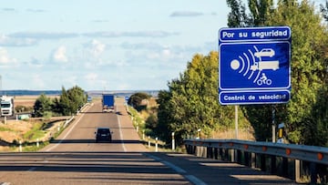 Los nuevos radares de obra de la DGT: así funcionan la cara triste y la cara sonriente