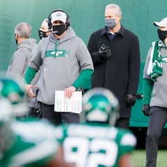 Reporte: Jets despedirán a Adam Gase al término de la campaña 2021