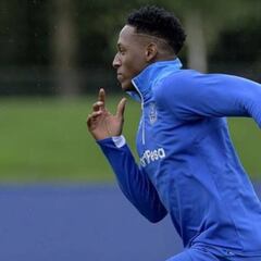 Mina cerca del debut: sugieren que juegue en línea de 3