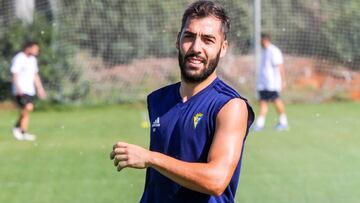 Perea, jugador del C&aacute;diz, durante un entrenamiento.