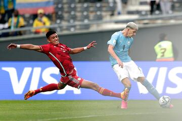 Con goles de Óscar Cortes y Gustavo Puerta, el equipo nacional logró darle la vuelta al marcador para iniciar la Copa del mundo con un triunfo.