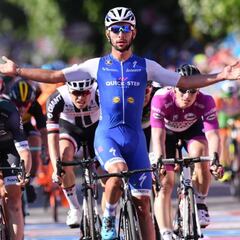 El colombiano Gaviria vuela y vuelve a ser el rey del sprint
