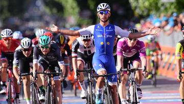 El colombiano Gaviria vuela y vuelve a ser el rey del sprint