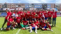 El Teruel, celebrando su ascenso a Primera RFEF.