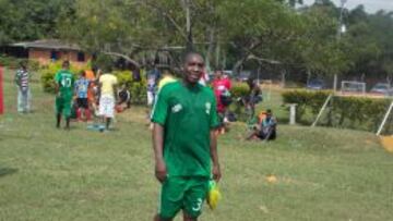 Édixon Perea en uno de los entrenamientos con el equipo de Acolfutpro.