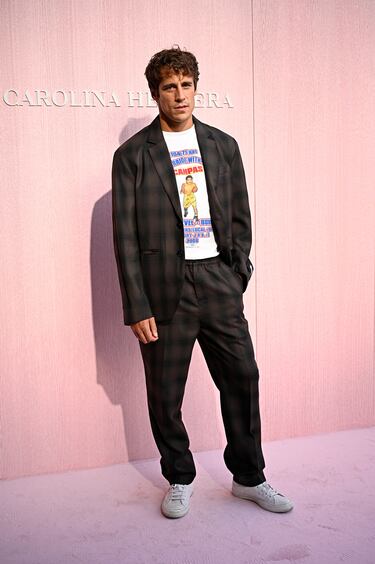 Martiño Rivas asiste al desfile de Carolina Herrera en la Plaza Mayor para conocer la nueva colección primavera/verano 2026.