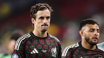 GLENDALE, ARIZONA - JUNE 30: Jordi Cortizo of Mexico looks dejected after the team's elimination from the tournament following the CONMEBOL Copa America 2024 Group D match between Mexico and Ecuador at State Farm Stadium on June 30, 2024 in Glendale, Arizona.   Omar Vega/Getty Images/AFP (Photo by Omar Vega / GETTY IMAGES NORTH AMERICA / Getty Images via AFP)