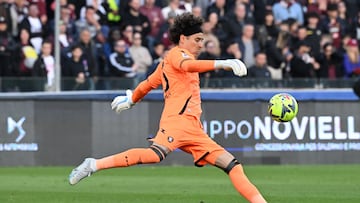 Guillermo Ochoa tuvo día de campo en el triunfo del Salernitana