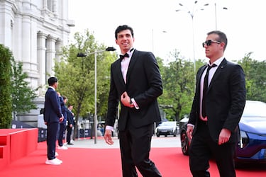 EL nadador paralímpico italiano Simone Barlaam a su llegada a los premios Laureus 2026.