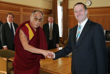 John Key, político neozelandés que ocupó el cargo de primer ministro de Nueva Zelanda desde el 19 de noviembre de 2008 hasta el 12 de diciembre de 2016.