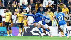 Jhon Arias y Wolves, hundidos en la Premier