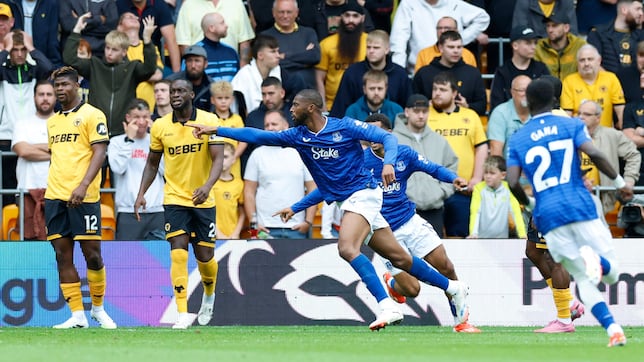 Jhon Arias y Wolves, hundidos en la Premier