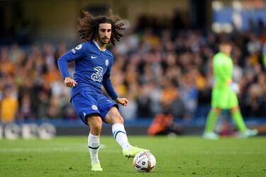 El defensa catalán fichó por el equipo inglés en agosto de 2022 procedente del Brighton & Hove Albion F. C. a cambio de 68 millones de euros. Hasta el momento ha disputado 32 partidos y no ha marcado todavía. 