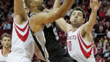 Tony Parker ante Jeremy Lin y Carlos Delfino.