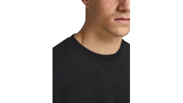Chollo del día: esta sudadera negra de Jack & Jones cuesta menos de 19 euros 