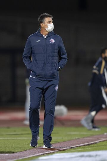 El estratega uruguayo renunció a su puesto como entrenador de Cruz Azul tras las críticas de la directiva cementera por la vergonzosa eliminación ante Pumas en semifinales. Siboldi sonó como una de las opciones más fuertes para llegar al América, pero al final el elegido fue Santiago Solari.