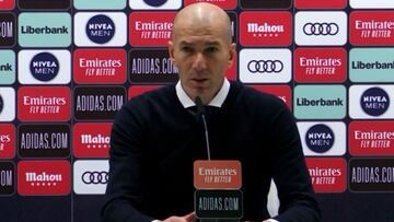 Zidane elogia la actividad de Benzema