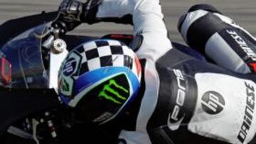 Pol Espargaró vuela con su Moto2 en Ricardo Tormo