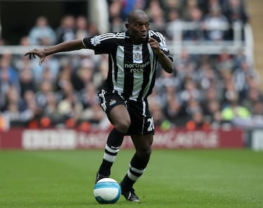 El futbolista camerunés, conocido en Epsaña por su paso por el Real Madrid. Llegó al Newcastle libre tras su paso por el Chelsea de la primera época de Abramovich. El mediocentro jugó entre el verano de 2007 y diciembre 2009 en el nordeste de Inglaterra. Jugó un total de 54 partidos y anotó 3 goles.