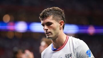 ATLANTA, GEORGIA - JUNE 27: Christian Pulisic of United States reacts as he leaves the pitch after losing the CONMEBOL Copa America USA 2024 Group C match between Panama and United States at Mercedes-Benz Stadium on June 27, 2024 in Atlanta, Georgia.   Hector Vivas/Getty Images/AFP (Photo by Hector Vivas / GETTY IMAGES NORTH AMERICA / Getty Images via AFP)