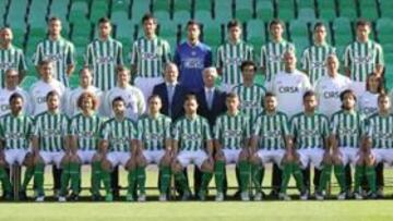 El Betis se hace la foto oficial en el Benito Villamarín