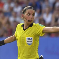 Así es Stéphanie Frappart, que arbitrará el Liverpool - Chelsea